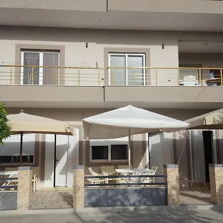 Fatos 2 -apartments Near The Apartment Vlore