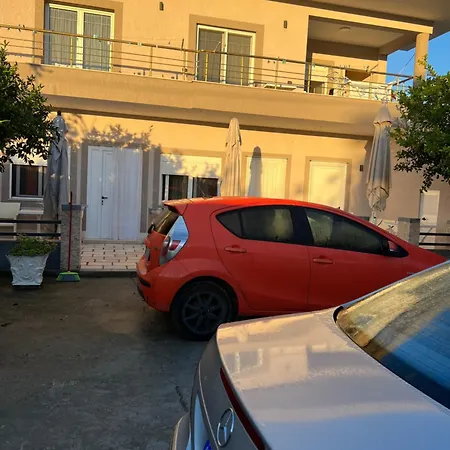 Fatos 2 -apartments Near The Vlore