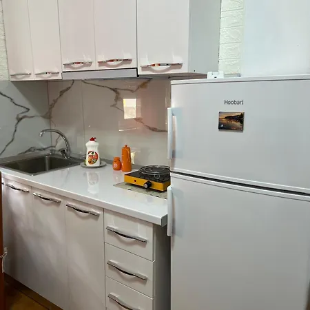 Fatos 2 -apartments Near The Vlore