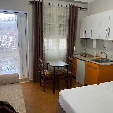 Fatos 2 -apartments Near The