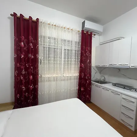 Roel 2 -apartments * Vlorë