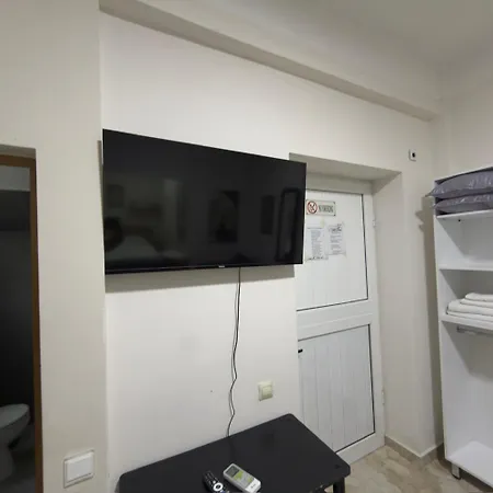 Roel 2 -apartments * Влёра