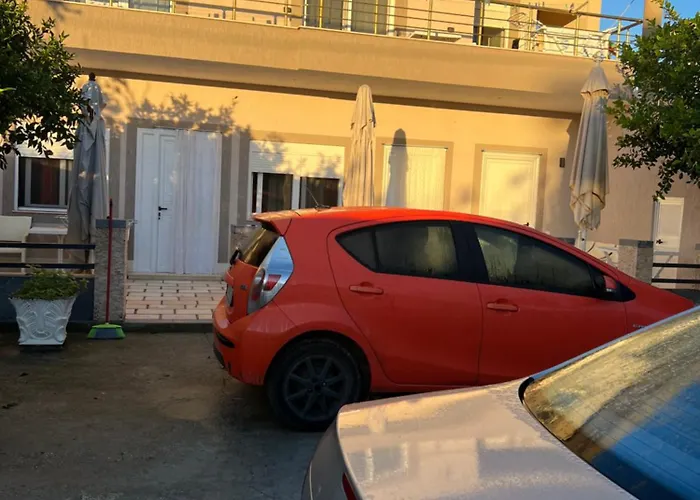 Roel 2 -apartments فلورا
